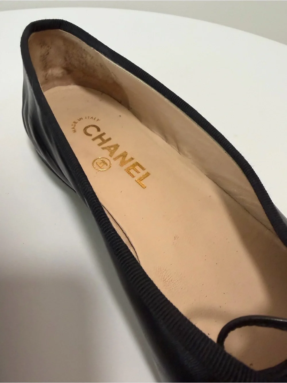 CHANEL Black Lambskin & Patent Calfskin Ballet Flats size 39